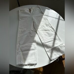 LOFT White, High Waisted. Wide Leg  Jean    SIZE 25/0
